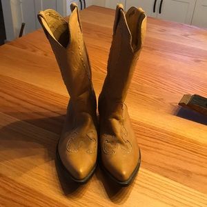 Men’s Durango 10.5 cowboy boots
